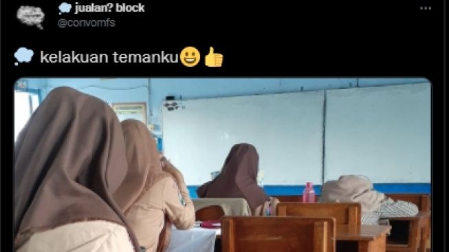 Viral Laci Meja di Kelas Punya Siswi Ini Isinya Bikin Ngiler, Publik: Kalau Diseduh Gurunya Bingung