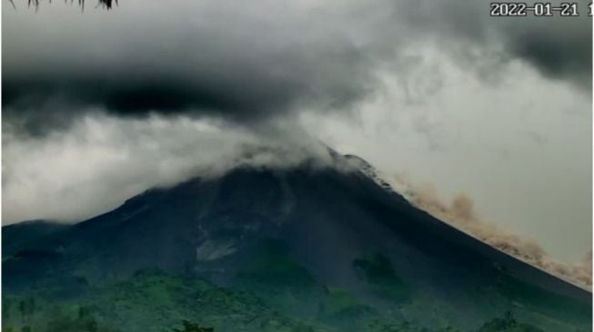 Aktivitas Gunung Merapi, Awan Panas Guguran Meluncur ke Kali Bebeng