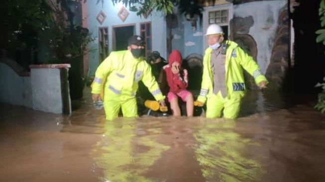 Bencana Banjir Menerjang Kecamatan Grogol Kediri