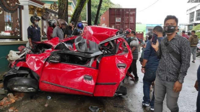 Korban Kecelakaan Maut Simpang 4 Muara Rapak Jalani Operasi di RS Berbeda