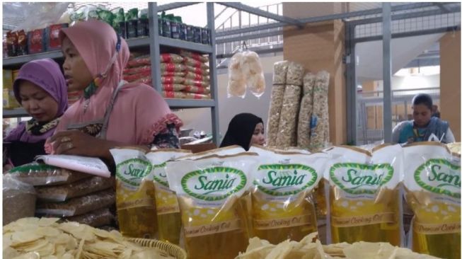 Stok Minyak Goreng di Minimarket Habis, Pedagang Pasar Tradisional Kranggot Enggan Turunkan Harga