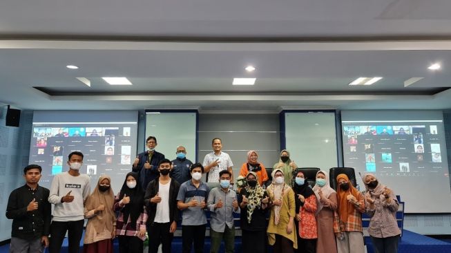 Dorong Lahirnya Wirausaha Muda, FIKP Unhas Selenggarakan Webinar Startup Bisnis