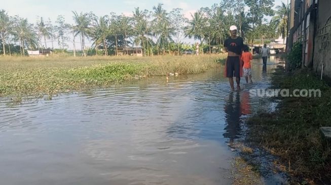 Terdampak Banjir, Warga Pakuhaji Tangerang Mulai Terserang Gatal-Gatal hingga Susah Jalan