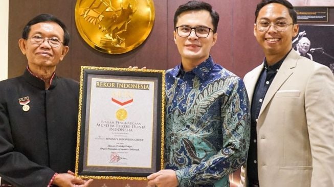 Benings Clinic Milik Dokter Oky Pratama Raih 2 Penghargaan MURI