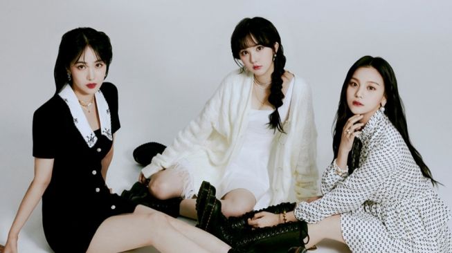 Belum Debut, VIVIZ Umumkan Nama Fandom Resmi Mereka