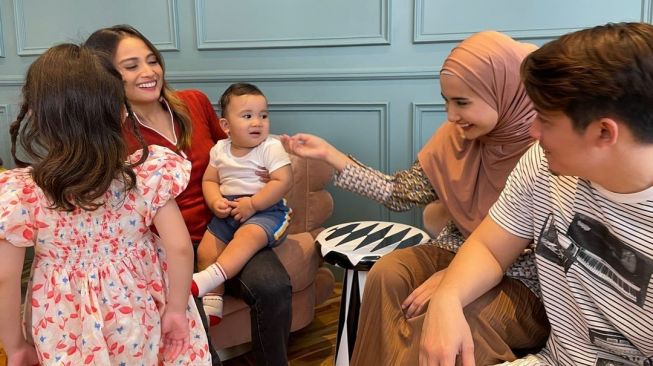 Momen Acha Septriasa bertemu Irwansyah dan Zaskia Sungkar (Instagram)