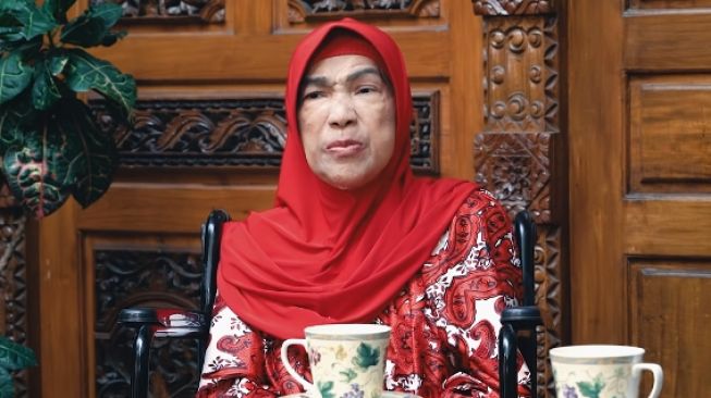 Bila Sembuh, Dorce Gamalama Ingin Nyanyi di Depan Megawati dan Presiden Jokowi