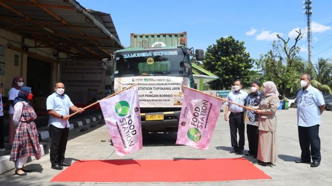 Food Station Kirim 21,5 Ton Produk Beras FS-Borneofood ke Kalimantan