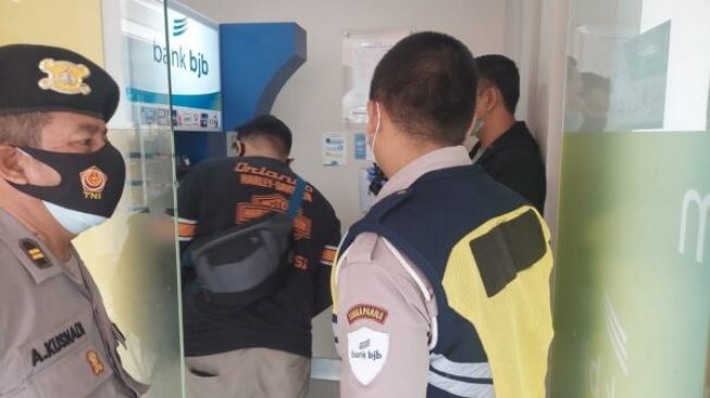 Detik-detik Satpam Bank BJB Gagalkan Aksi Pembobolan ATM di Rajapolah Tasikmalaya