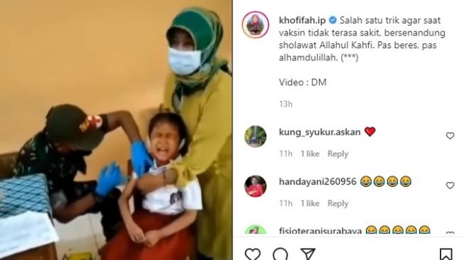 Takut Disuntik, Bocah SD Ini Bersenandung Sholawat Allahul Kahfi saat Vaksinasi