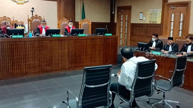 Sidang tuntutan terdakwa kasus suap Azis Syamsuddin yang digelar di Pengadilan Tipikor, Jakarta. (Suara.com/Welly Hidayat)