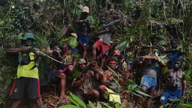 Pasukan TPNPB-OPM Pimpinan Mayor Arnoldus Kocu Klaim yang menembak mati prajurit TNI di Maybrat, Papua. (Dokumentasi pribadi TPNPB-OPM)