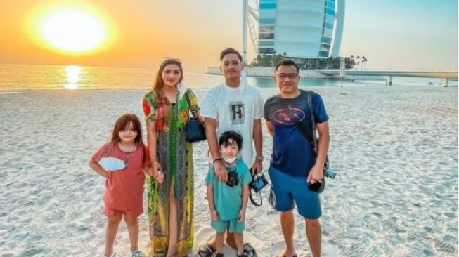 Anang Hermansyah dan Ashanty liburan ke Dubai [Instagram/@ashanty_ash]