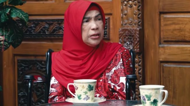 Datos de la confesión de Dorce Gamalama (YouTube/CURHAT BANG Denny Sumargo)