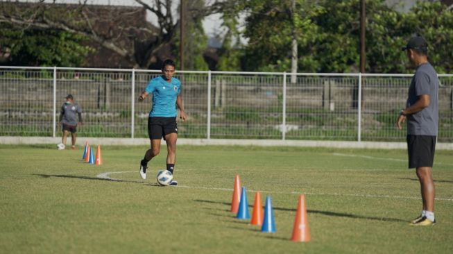 Pemain Arema FC, Achmad Figo saat berlatih bersama Timnas Indonesia jelang menghadapi Timor Leste (dok. PSSI)