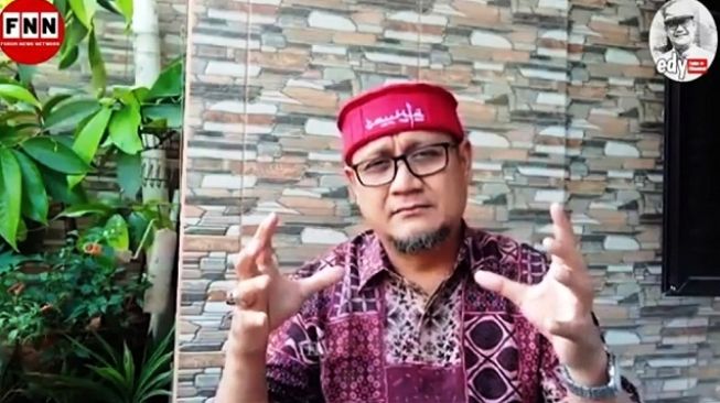Menohok! Wanita Asli Kalimantan Ini Semprot Edy Mulyadi: Kau Kira Anak yang Kami Lahirkan Ini Anak Monyet?