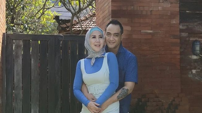 Pemotretan Prewedding Pakai Baju Adat Bali, Perut Venna Melinda Disorot: Kirain Udah Hamil