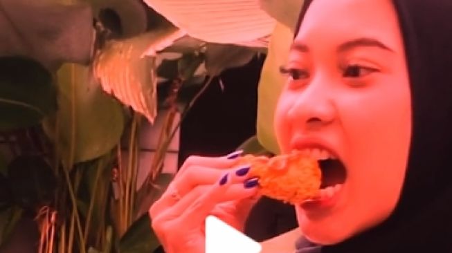 Niat Isengin Teman Pakai Makanan Ini, Endingnya Malah Senjata Makan Tuan