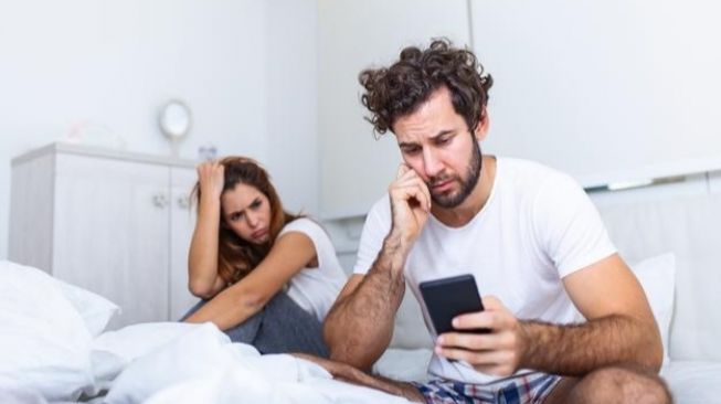 5 Kesalahan Terkait Media Sosial Ini Bisa Membuat Hubungan Asmara Kandas, Hindari!