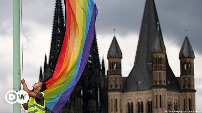 Ratusan Pengurus Gereja Katolik Jerman Mengaku LGBT, Tuntut Pengakuan Hak