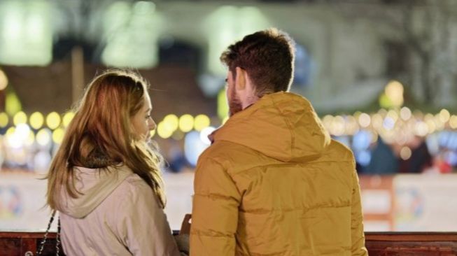 4 Cara Mudah Menerima Pasangan Kekasih Apa Adanya, Saling Memahami Perbedaan