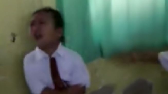 Viral Bocah SD Tak Ingin Divaksin, Histeris hingga Tendang Alat Vital Gurunya