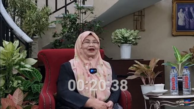 Siti Fadilah Ngakak Lihat Ibu-ibu Jadi Joki Vaksin: Orang Indonesia Sakti Bukan Main