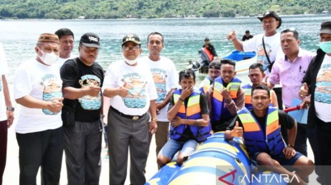 Gorontalo Utara Punya Obyek Wisata Bahari Pulau Diyonum Yang Mempesona!