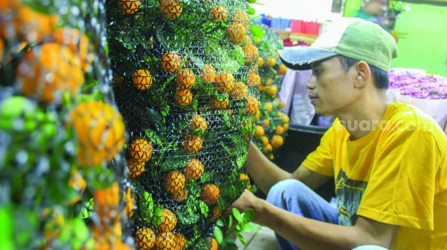 Jelang Imlek, Penjual Jeruk Chusa Mulai Ramai di Pasar Rawa Belong