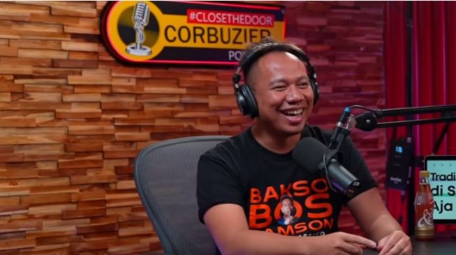 Vicky Prasetyo saat berbincang dengan Deddy Corbuzier [YouTube: Deddy Corbuzier]