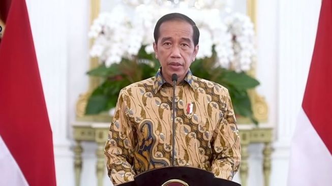 Kasus Covid-19 Menggila Lagi, Presiden Jokowi Perintahkan Luhut dan Airlangga Evaluasi Level PPKM