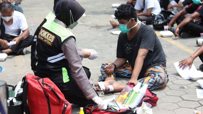 Sempat Rusuh di Jabar, Ratusan Massa GMBI Tiba di Mapolda Jateng, Aksi Humanis Polisi Bikin Adem