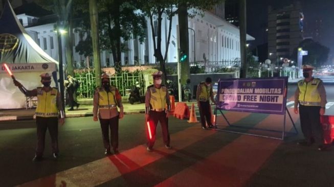 Antisipasi Kerumunan, Polda Metro Tertibkan Beberapa Titik Termasuk Tempat Hiburan di Koja