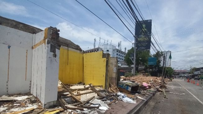 Pedagangnya Direlokasi ke Teras Malioboro, Bangunan Toko Sepatu di Jalan Mataram Dirobohkan