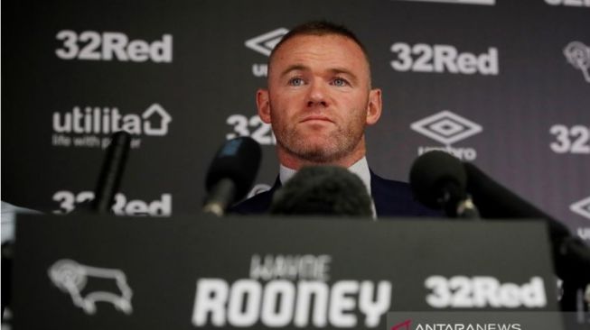Foto arsip - Wayne Rooney saat menghadiri jumpa pers seusai menyepati kontrak sebagai pemain sekaligus staf pelatih Derby County di Stadion Pride Park, Derby, Inggris, pada 6 Agustus 2019. [ANTARA/REUTERS/Carl Recine]