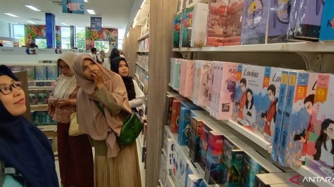 Ada Banjir Diskon dan Lelang Buku Live di Gramedia