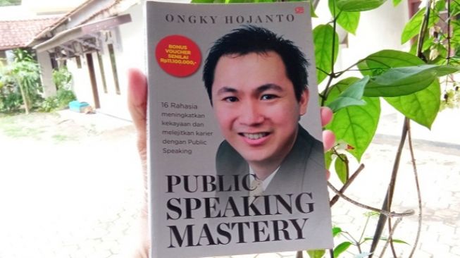 Ulasan Buku Public Speaking Mastery: Strategi Menjadi Pembicara Sukses