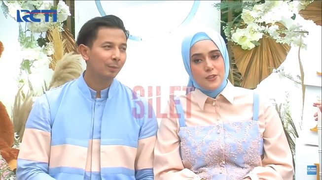 Sonny Septian dan Fairuz A Rafiq di acara aqiqah putra bungsunya. [RCTI]