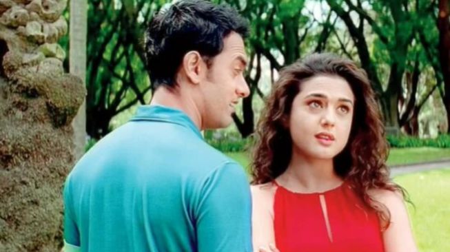 Preity Zinta dan Aamir Khan di film Dil Chahta Hai. [Instagram]