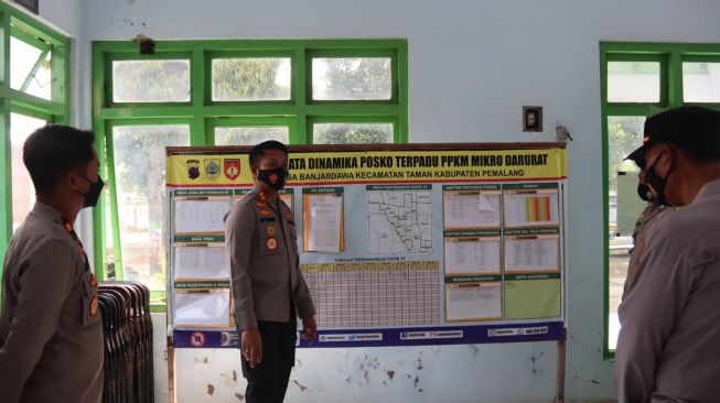 Cegah Lonjakan Kasus Covid-19 di Pemalang, Kapolres Pantau Posko PPKM Mikro