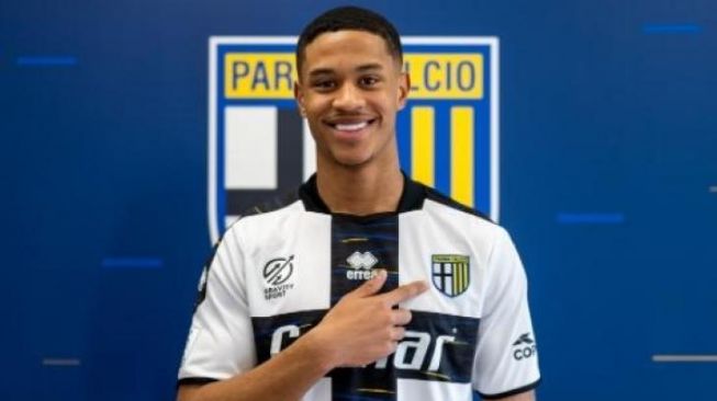 Pemain keturunan Indonesia, Jayden Oosterwolde, resmi bergabung Parma. (Twitter/@ParmaCalcio_en)