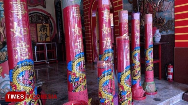 Warna-warni Imlek, Makna Lilin 'Raksasa' di Klenteng Eng An Kiong Malang