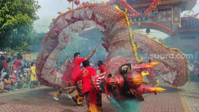 Perayaan Imlek di Klenteng Hok Sian Kiong Kota Mojokerto.[SuaraJatim/Zen Arifin]