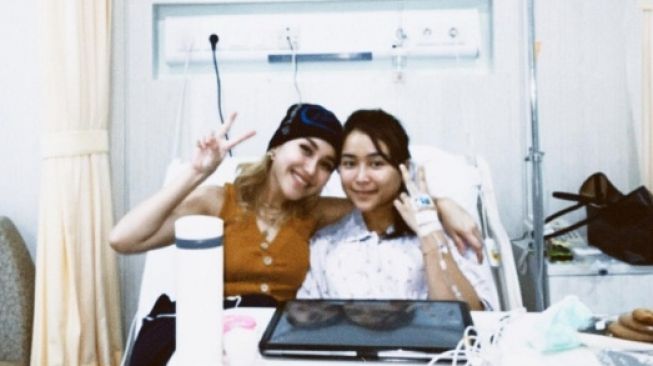 Ayu Ting Ting dan adiknya, Assyifa Nuraini [Instagram/@ayutingting92]