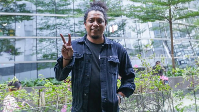Komika Arie Kriting saat ditemui di Kuningan, Jakarta Selatan, Rabu (2/2/2022). [Suara.com/Alfian Winanto]