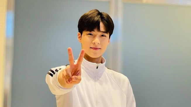 Aktor Nam Da Reum Mengejutkan Fans dengan Wajib Militer di Usia 19 Tahun