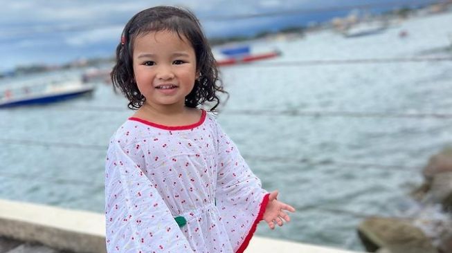 Potret Azzahra Jiwa, cucu Siti Nurhaliza. (Instagram/azzahrajiwaasyraf)