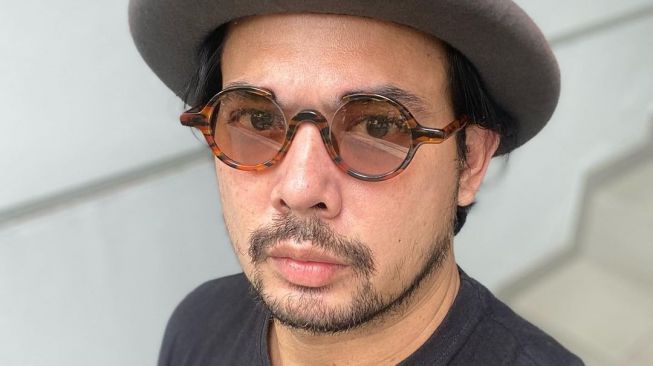 Adilla Dimitri Pacari Baby Jovanca, Lebih Muda 15 Tahun