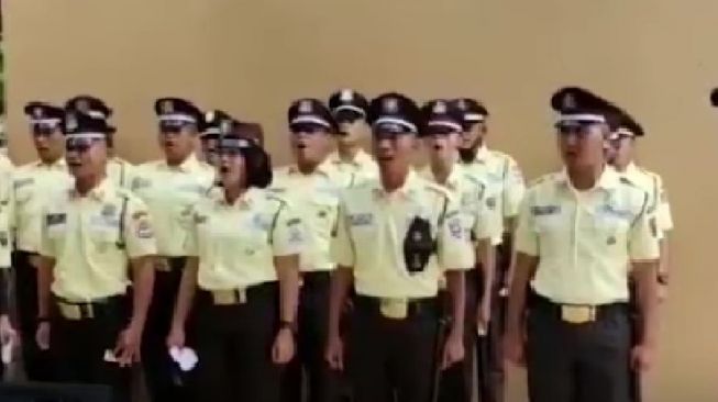 Polri Resmi Luncurkan Seragam Baru Satpam