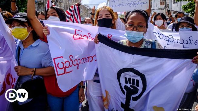 Kiprah Perempuan Myanmar di Barisan Depan Perang Melawan Junta